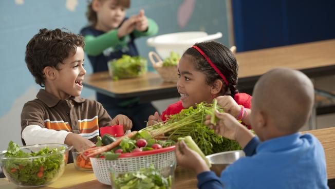 rolodex4good's tweet photo. Good #GivingTuesday morning! Our commitment to @nokidhungry we ask you donate as to help #end #childhunger for so many #school may be the only #nutritonal meal they get! https://t.co/ib0aKf3dPD #NoKidHungry https://t.co/n5BhMV5G0Q