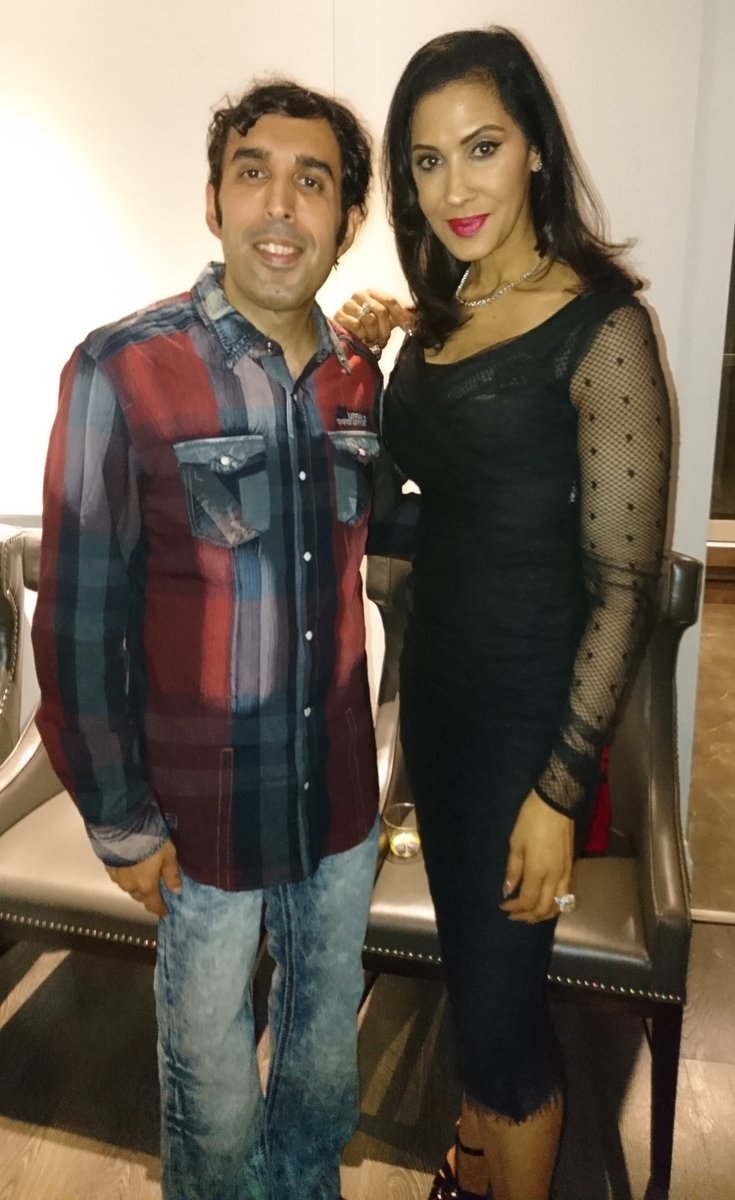 An honor to finally meet one of my biggest Canadian media inspirations <a href="/monika_deol/">Monika Deol</a> at the <a href="/ANOKHI_Media/">ANOKHI PUBLICATION</a> soiree for #hotstarANOKHI17 thanks to <a href="/RajGirn_/">Raj Girn</a> #ANOKHI17 #MonikaDeol