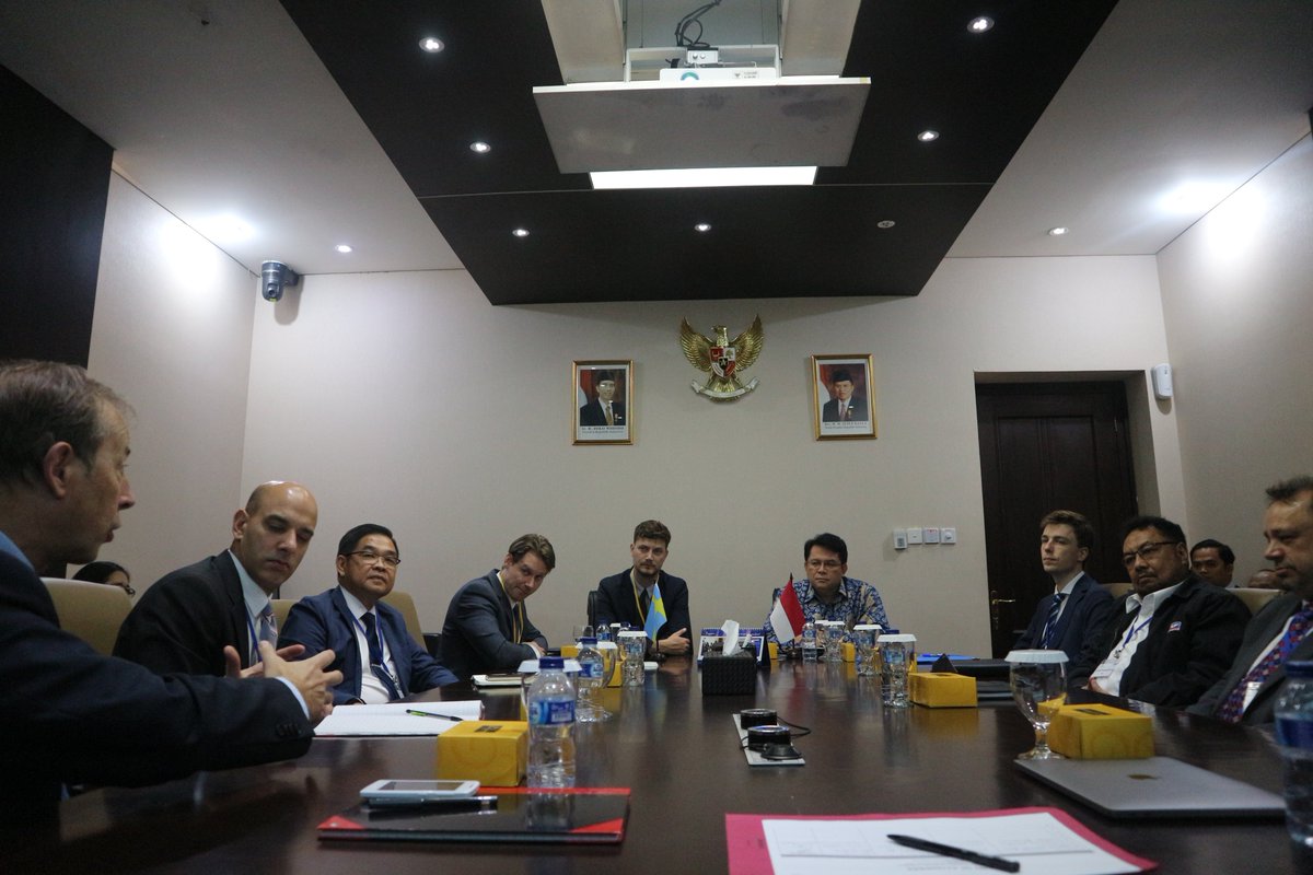 HumasBappenas's tweet photo. Bappenas menerima kunjungan dari 18 delegasi dari  Kedutaan Swedia, pada hari Selasa (28/11) di ruang rapat Sesmen Kementerian PPN/Bappenas. https://t.co/o6loScqV5M