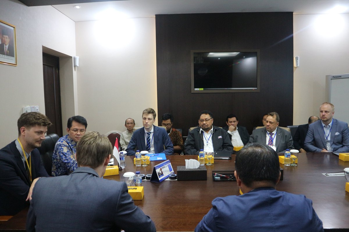 HumasBappenas's tweet photo. Bappenas menerima kunjungan dari 18 delegasi dari  Kedutaan Swedia, pada hari Selasa (28/11) di ruang rapat Sesmen Kementerian PPN/Bappenas. https://t.co/o6loScqV5M