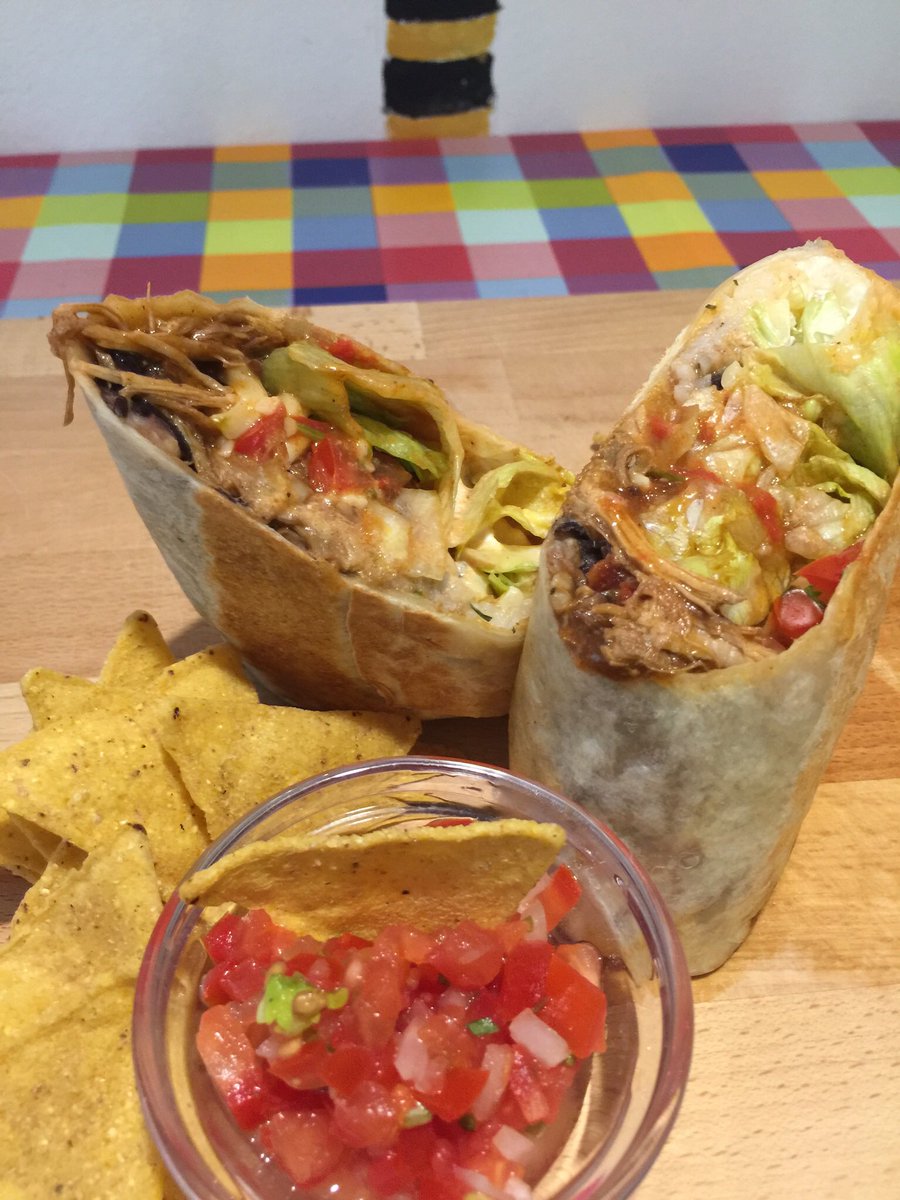 Losbatostacos's tweet photo. Come try our Bbq pulled pork burrito!!! #burrito #Budapest #mexicanfood #BME https://t.co/QHaN5Me1mN