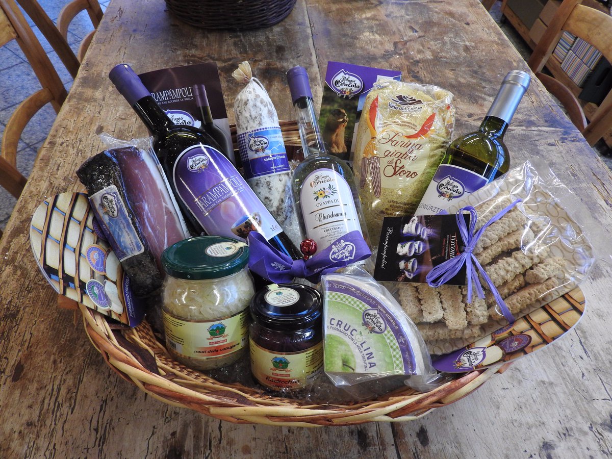 crucolo's tweet photo. Per #natale alcune idee #regalo con i #prodotti del #crucolo nella nostra #bottegadelrifugiocrucolo a #scurelle. https://t.co/0egKoddDxq