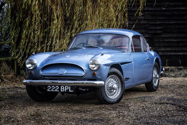 baronsauctions's tweet photo. If youβre looking for the coolest of cool #classiccars then this could be for you β a 1956 Jensen 541. Need we say more? Come and take a look at our next #auction on Tuesday 12th December @Sandownpark #rightonthebutton #TuesdayTreat #evencoolerthanthefonz https://t.co/obYdK19NHK https://t.co/q2HEBAECyL