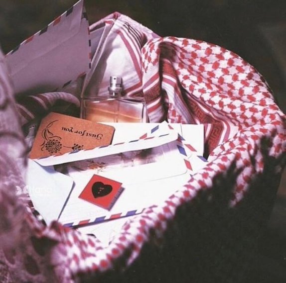 JgHwi's tweet photo. " كم كتبنا من رسايل ، كم فقدنا من شّعور 💔" https://t.co/tlwsax3joD