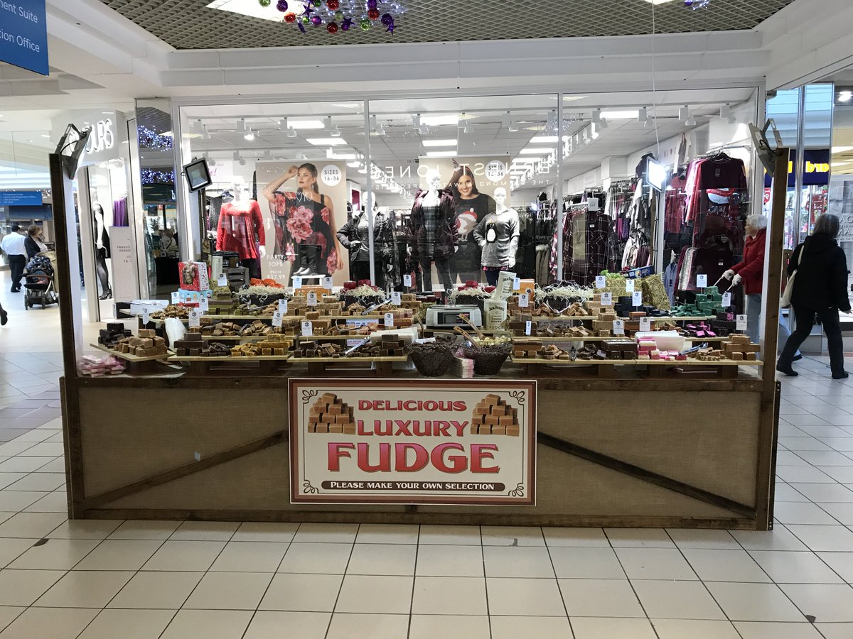 MallSolutionsEU's tweet photo. If you are in #Eastleigh and you are a Cheese or Fudge lover. Come to @SwanEastleigh as Snowdonia Cheese and Fudge retailer are trading until Christmas Eve. #Cheeselover #Fudgelover #Christmas https://t.co/fivancJgZh