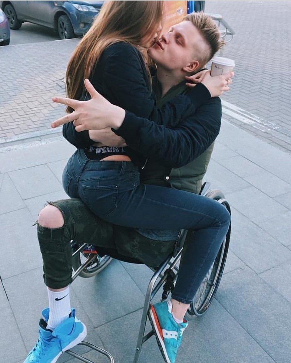 Snakecrafter's tweet image. Der ein Beinige man scheint sich zu gönnen , wer es ihm auch gönnt Retweet. 🙂