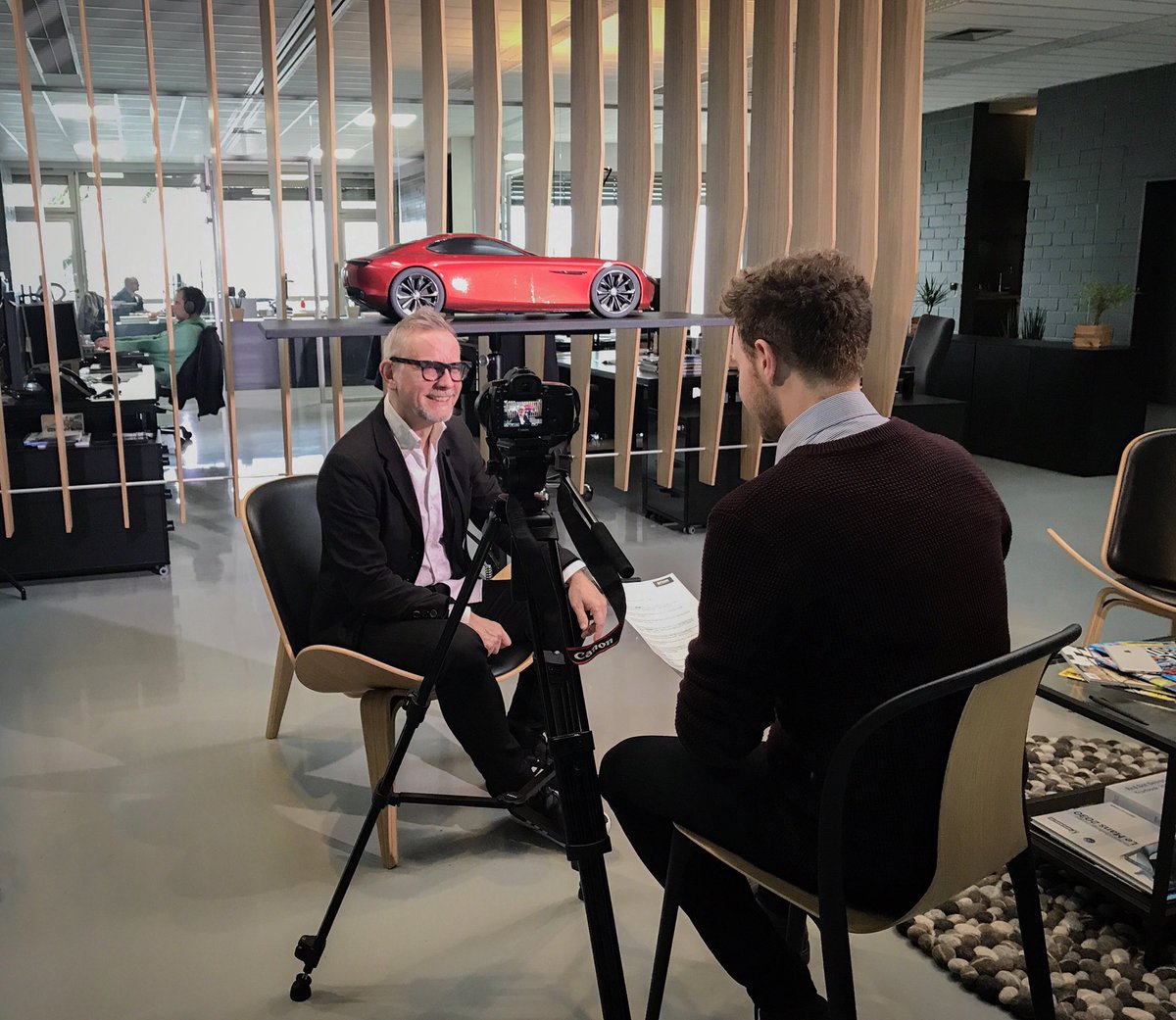 PRISM_Worldwide's tweet photo. Today we @facebook live streamed a Q&A session with @Mazda_Europe Design Director Kevin Rice.
Make sure to check out this rare access to the Mazda design studio in Germany here 💁🏼♂️➡️ https://t.co/zkaDj4d7JX
#FriendsOfMX5 #PrismTeam https://t.co/swYZLSvY5R