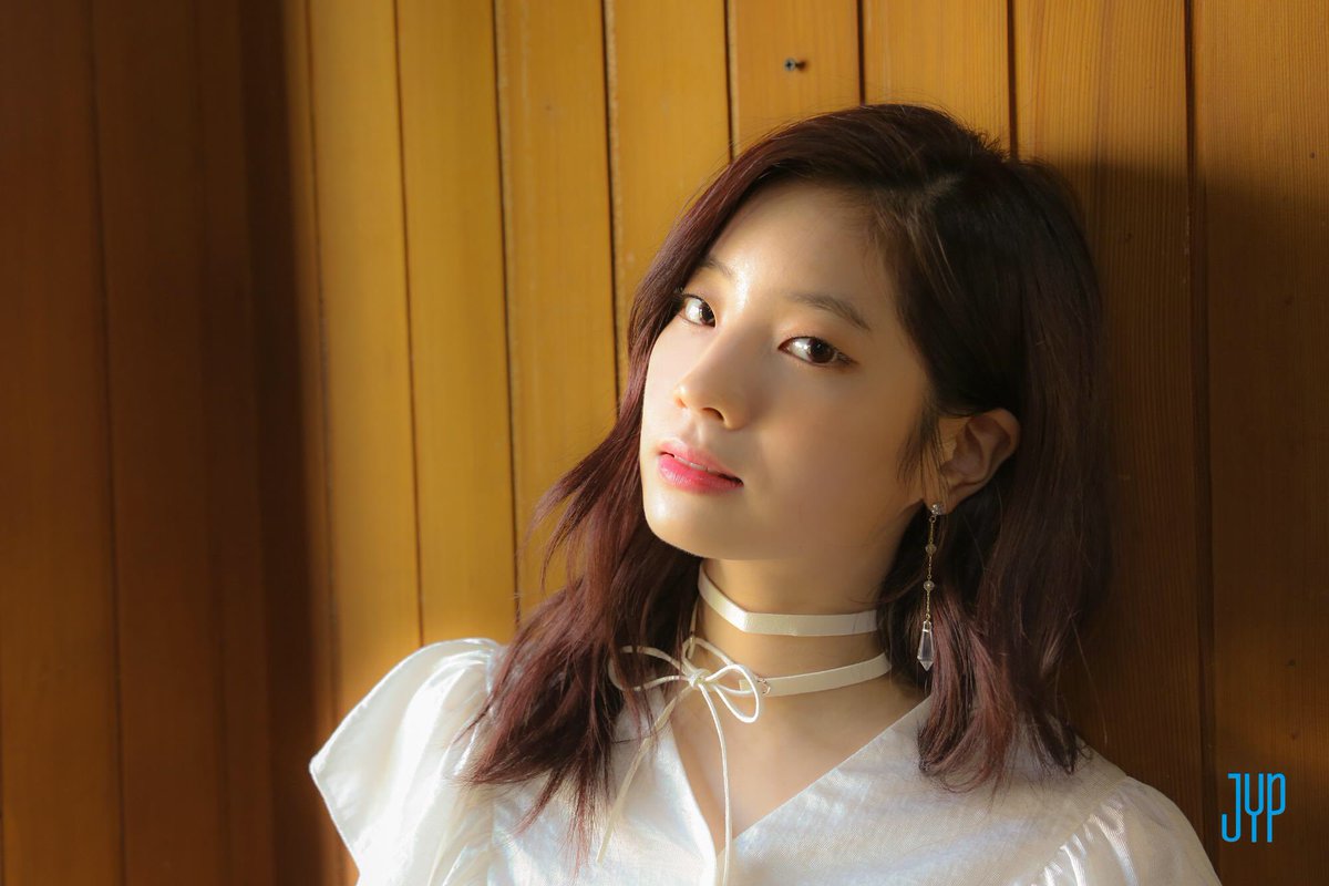 Closed Pics Jeongyeon E Jihyo Twice Season S Greetings 18 First Love Behind The Scenes T Co 6kduohcxnf T Co Evp5y6ghi6