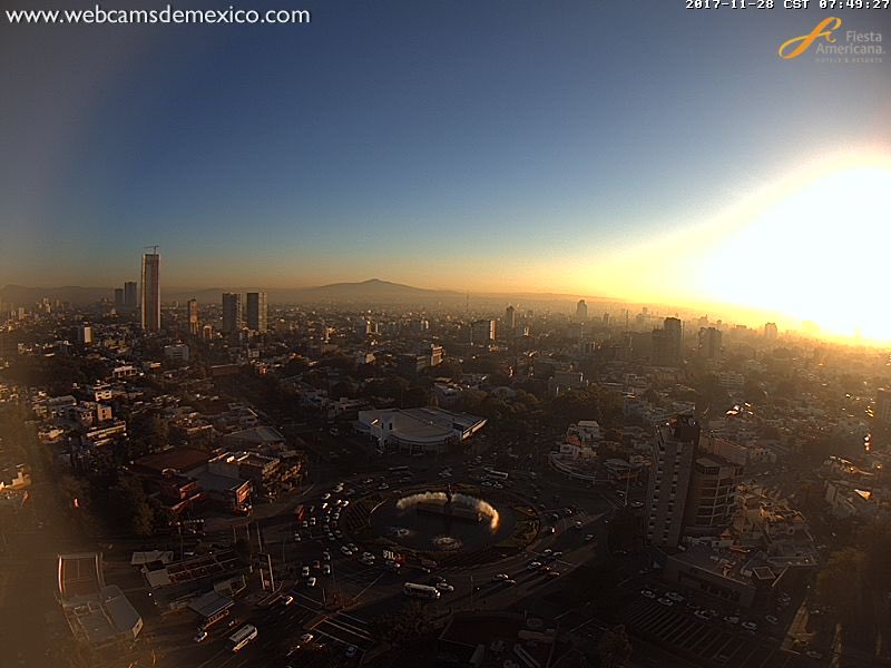 SkyAlertStorm's tweet photo. Frío amanecer en el centro del país con temps. menores a 10 °C; zonas altas de Chih, Dgo, Zac, NL, Ags, SLP, Gto, Qro, EdoMex, Tlax, Pue y CDMX con valores por debajo de 5 °C a 0 °C. https://t.co/NGDr532N6W