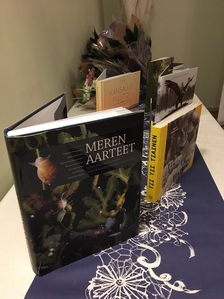 Sain kunniatehtävän valita Vuoden luontokirjan! Voittajaksi valitsin teoksen Meren aarteet - Löytöretki Suomen vedenalaiseen meriluontoon. #wwf #merenaarteet #vuodenluontokirja
