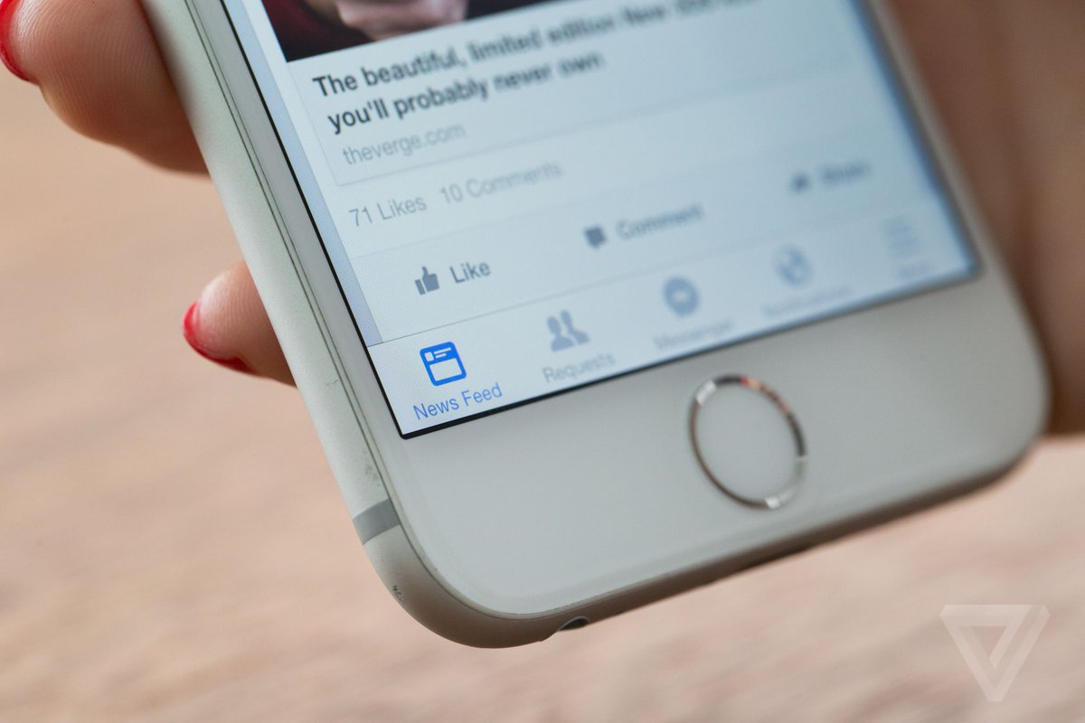 verge's tweet photo. Facebook is using AI to spot users with suicidal thoughts and send them help https://t.co/jTdy7VND80 https://t.co/KD6fXjjjjW