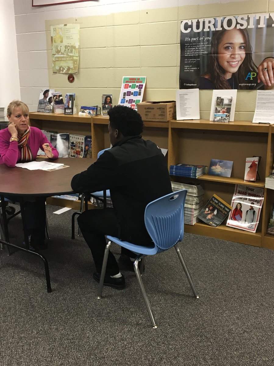 BrittanyHill84's tweet photo. #MyFutureStory Iroquois HS students participating in #InterviewsForSuccess #WeAreJcps #ECEPrograms @IROQUOIS_HS https://t.co/dsmK3DMZiz