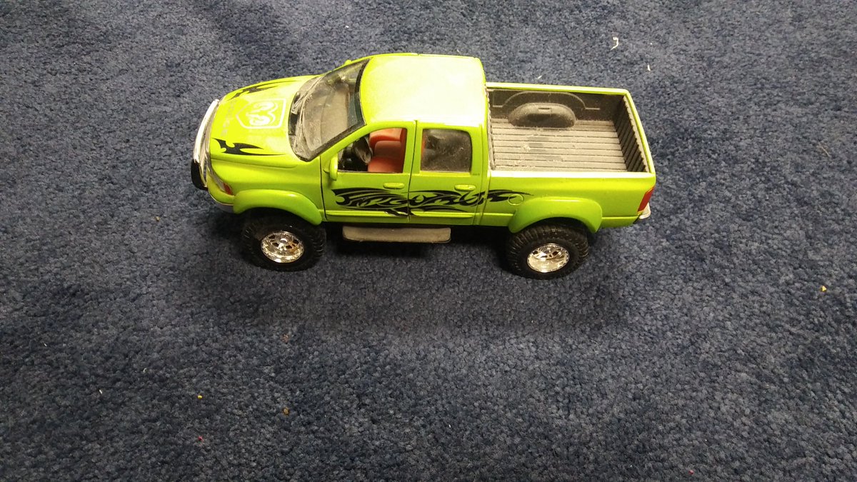 Christi45864405's tweet photo. Selling this modle truck for 20 dollars https://t.co/KQjnm0yOBo
