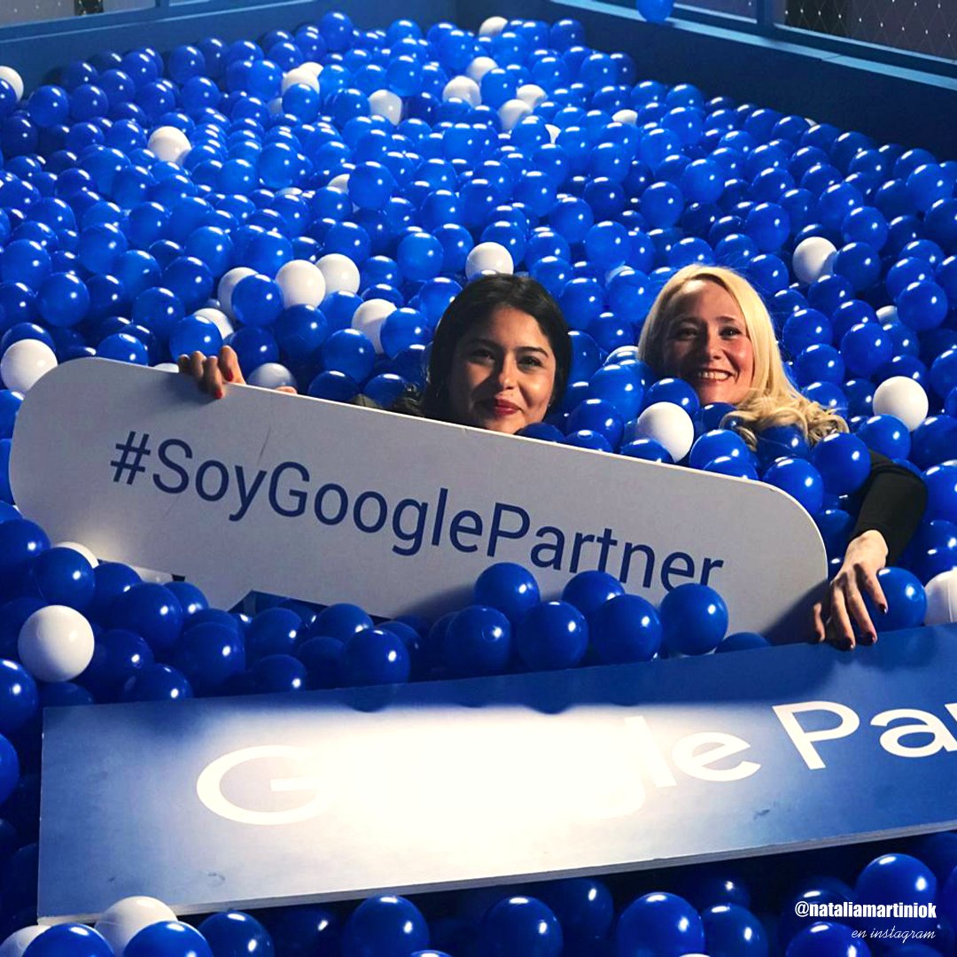 nmcomunicacion's tweet photo. Fiesta de cierre de año en #GoogleArgentina 💯 
¡En el 2017 nos animamos a todo!... Aprendimos, Creamos, Trabajamos duro, Soñamos y aquí tenemos por tercer año consecutivo la distinción: NM Comunicaciones es Socio Recomendado de #Google #SoyGooglePartner #NMComunicaciones https://t.co/HVgG9kOaIb