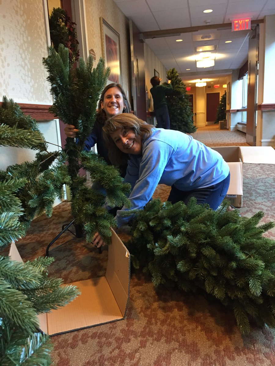 DiRisioLori's tweet photo. #EASDgivingback https://t.co/7m5Dd5HpOU