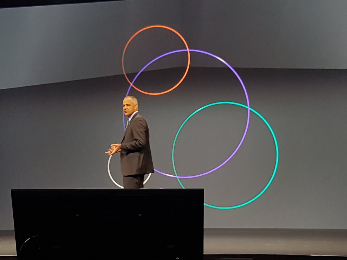 Fontaine_Ch's tweet photo. #HPEDiscover #RickLewis announced #HPE #OneSphere https://t.co/gpsweaQ3em