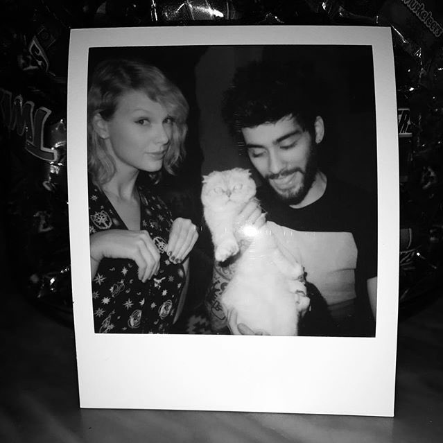 TSwiftLA's tweet image. Congrats to @taylorswift13 and @zaynmalik for ‘I Don’t Wanna Live Forever’ receiving a #GRAMMYs nomination for Best Song Written for Visual Media! 🏆