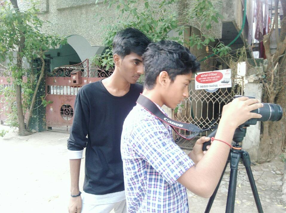 cineportstudios's tweet photo. #Urukkam
Shooting Hours 🎬🎥 https://t.co/kRDT6lZTRb