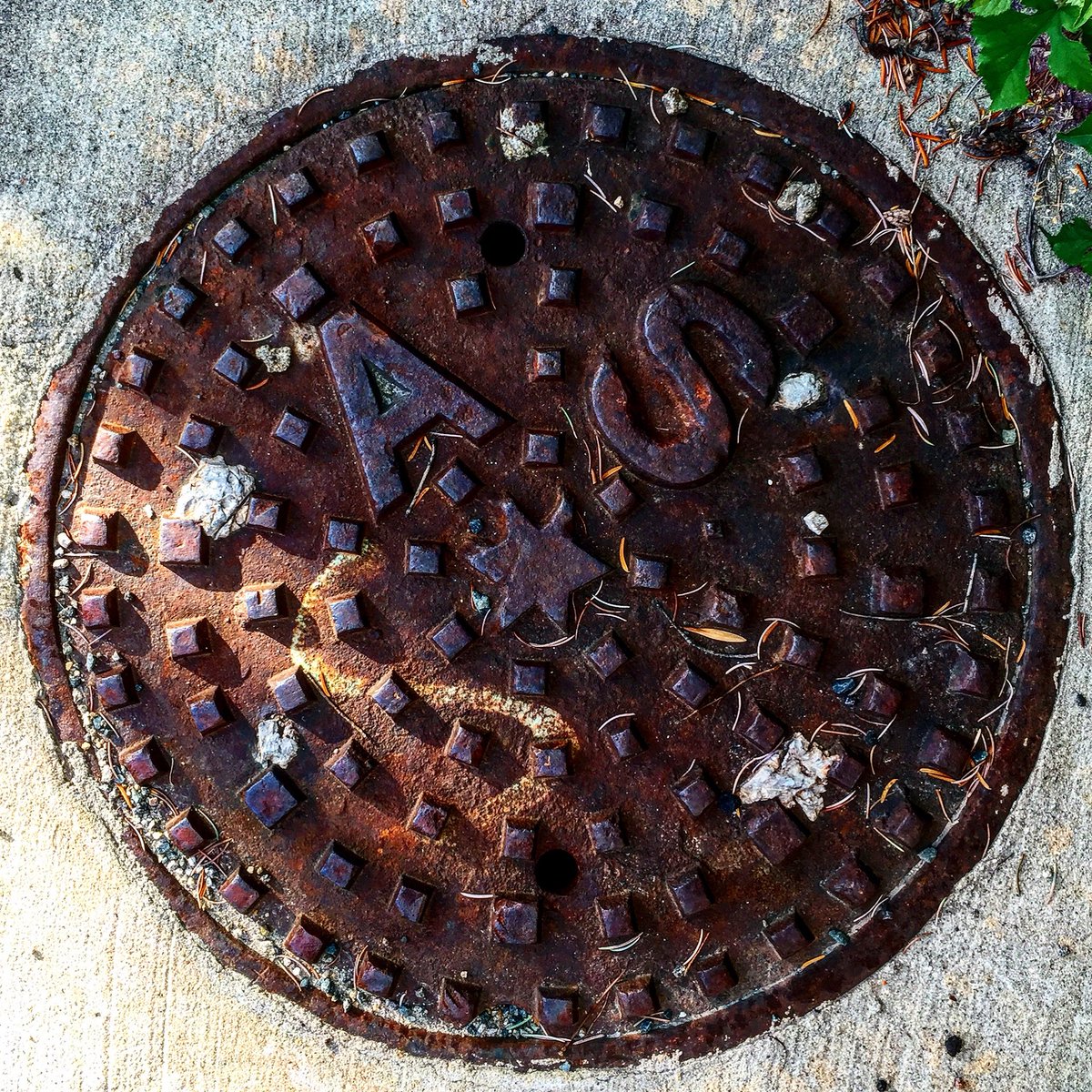 IronCovers's tweet photo. 19th Century #Manholecover from #ArlingtonMA @The_Advocate @MetroWaterworks @MWRA_update @BOSTON_WATER @mitwater @SFWater @SoCalTapWater @giegerj @JJTindall1 @robertloerzel https://t.co/JD1PHPw7Ok