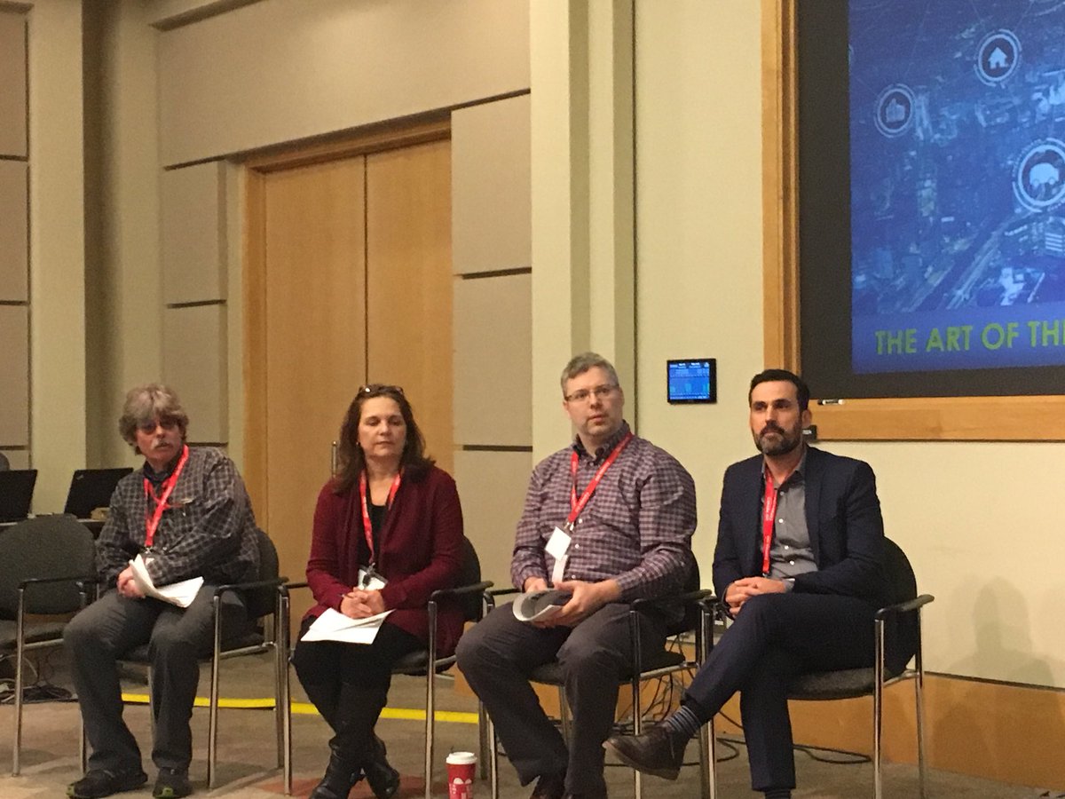 CRAMGN_RMGARC's tweet photo. La première discussion aujourd’hui c’est l’art du possible #ARC_numerique / The first discussion today is the Art of Possibility #CRA_Digital https://t.co/vLFLVNyEu0