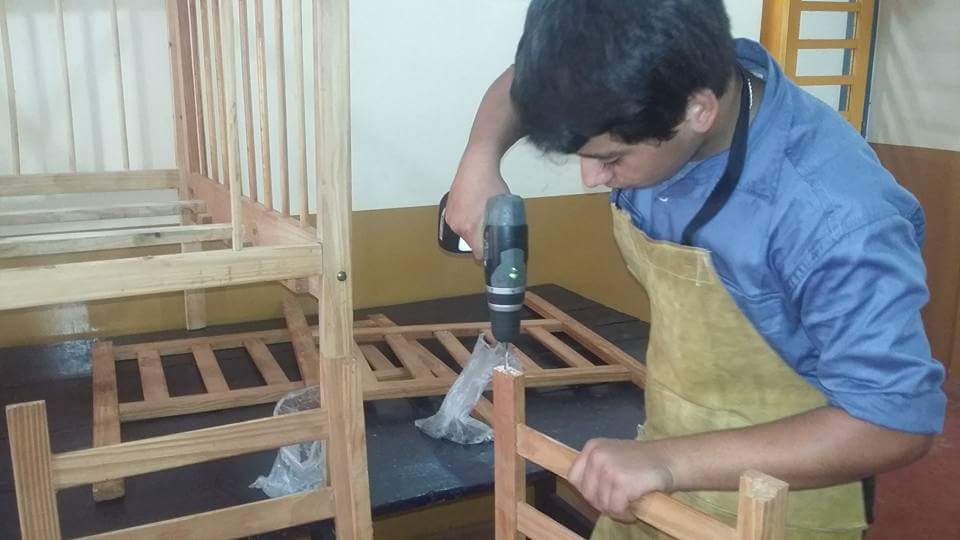 AngieBarrios578's tweet photo. #EPET23 Concepción de la Sierra, fabrican cunas para el Hospital de Pediatría de su localidad. #EscuelaSolidaria #PrácticasProfesionalizantes @misioneseduca @INETetp @CGEMisiones https://t.co/vmj6JdgulX