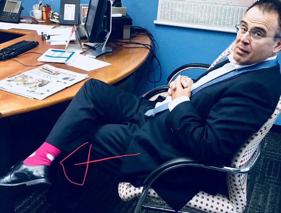AkiAnastasiou's tweet image. I've got a headache after seeing  @BruceBusiness's socks....Pink socks folks! Who wears pink socks in 2017?