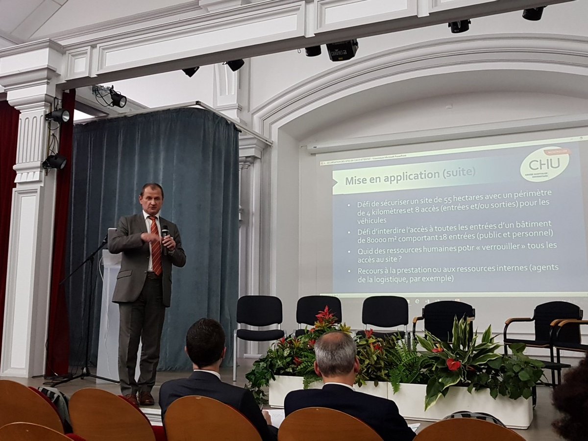 Dominique COTELLE du <a href="/CHU_Montpellier/">CHU de Montpellier</a> explique "La sécurisation d'un site en cas d'attentat avéré"
#ColloqueACSES
#SecuriteHospitaliere
#violencehôpital