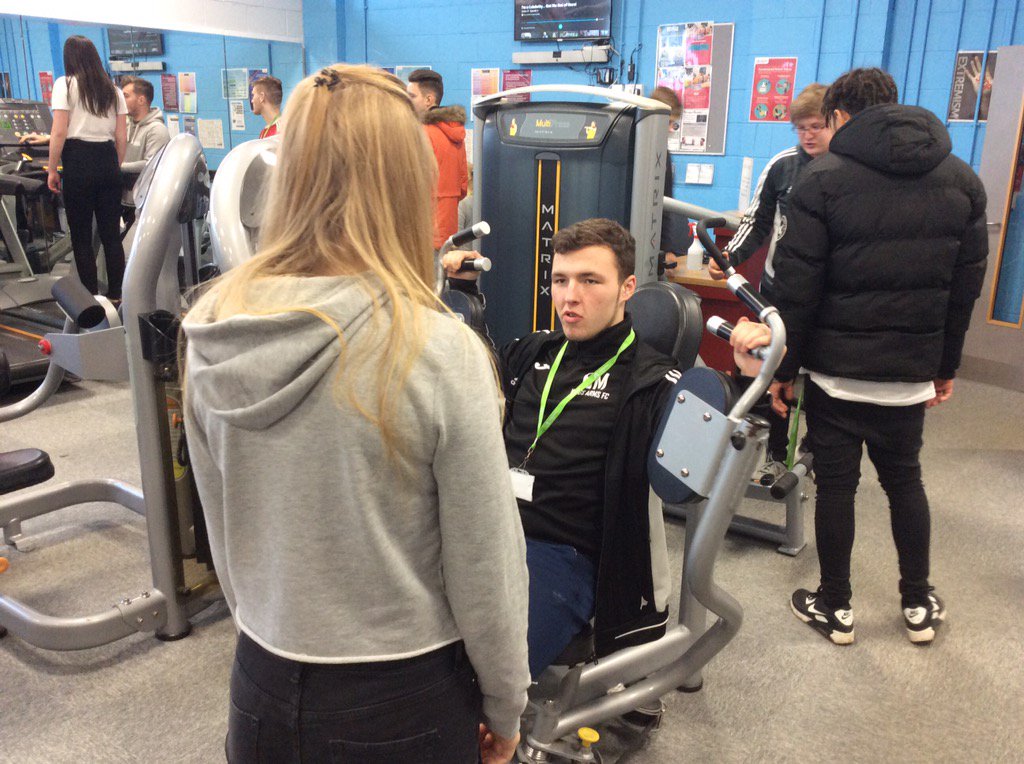 SportNLC's tweet photo. Our L3 Personal Trainers have today worked with @NorthLindsey ESOL students delivering them a basic gym induction https://t.co/ieqFPLKzYH