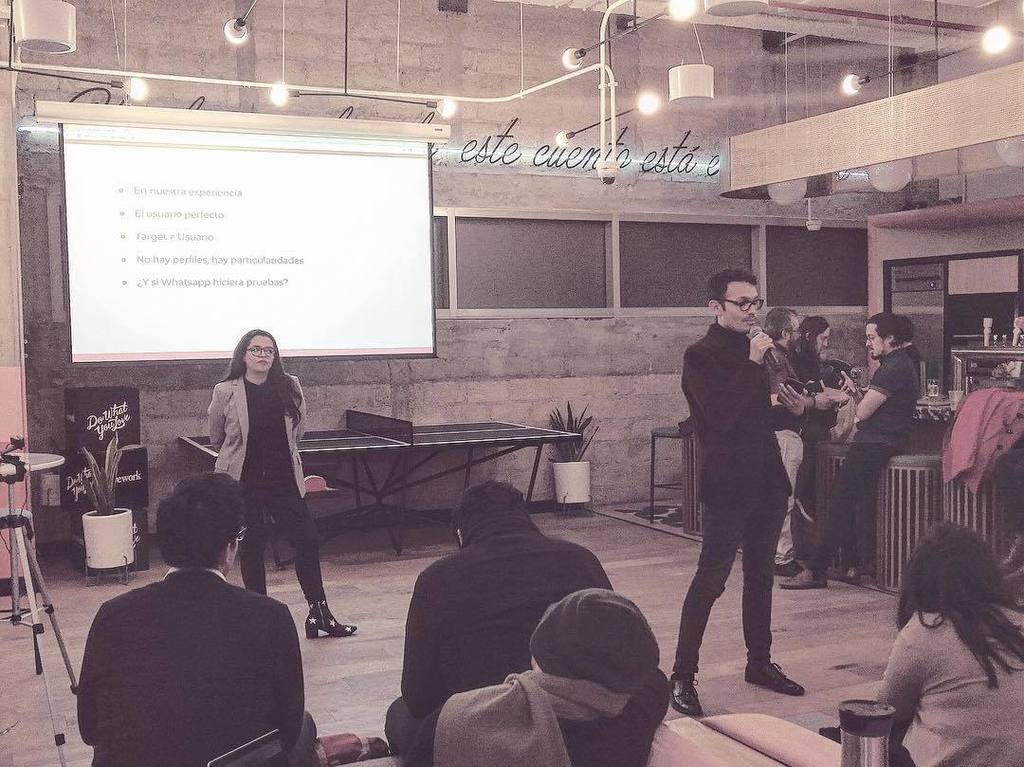 M00NT's tweet photo. En empoderados, nótese las star boots de @darinkabuendia poniendo un statement en el lugar. #conference #ux #uxresearch #uxmen #research https://t.co/TUS8mKaYbW https://t.co/umpb41eHmX