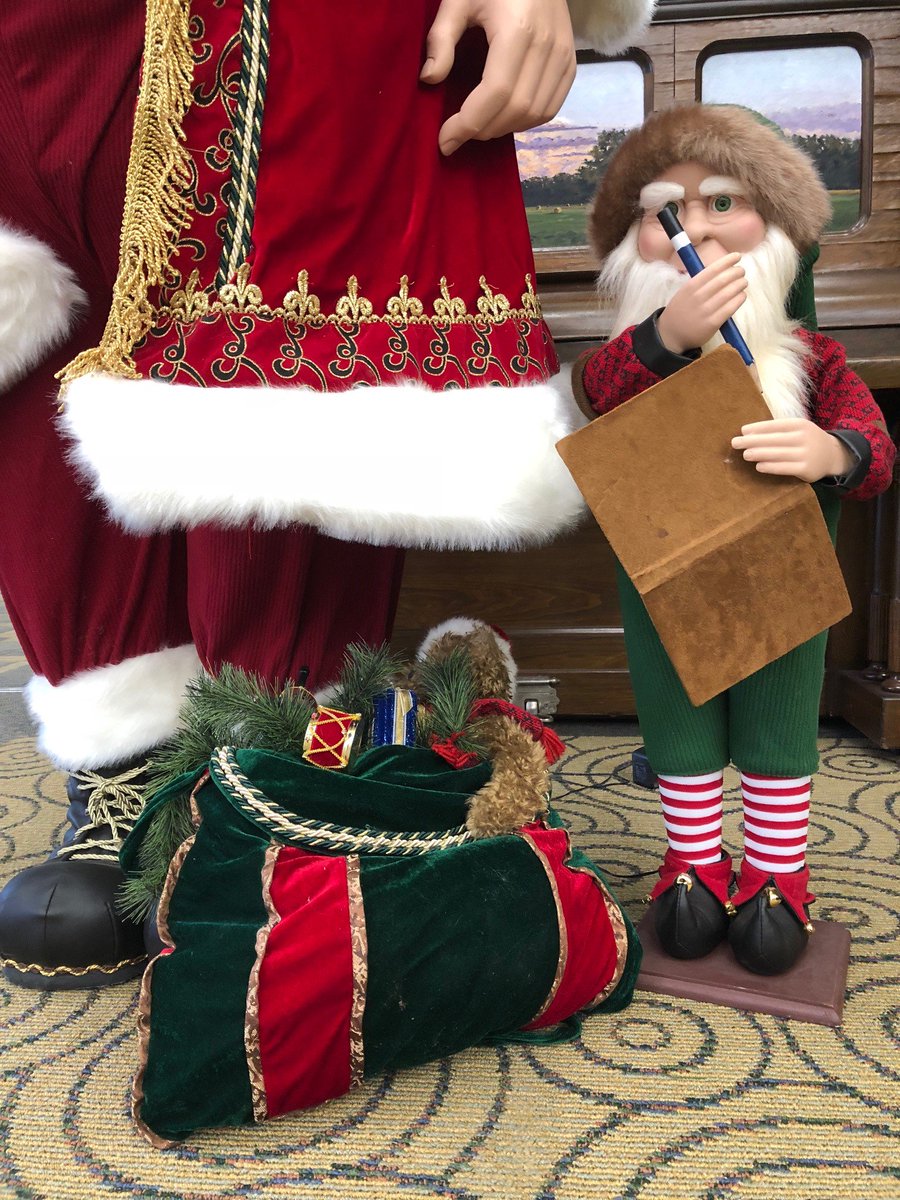 FNBFirst's tweet photo. It is #GivingTuesday! We invite you to join our staff in collecting for Toys for Tots Reno Co., First Call for Help Teen Christmas, Haven Comm. Christmas Tree, Goddard Mitten Tree and Wichita Children's Home. Drop off at any of our locations until 12/22! #FNBGive #TisTheFirst https://t.co/s9D7CA0sSB