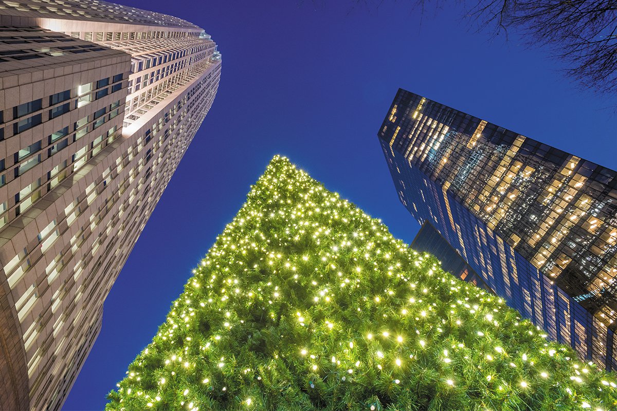 VisitNC's tweet image. Here's a little holiday inspiration from Uptown Charlotte on this #TravelTuesday.
