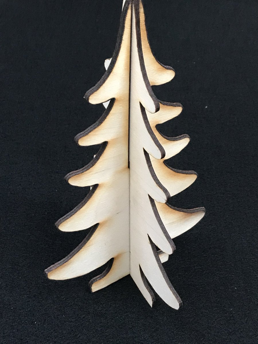 Stuartsfactory's tweet photo. More Christmas decorations from the Students #stutech #stem #3dprinted #thetechlab #laserengraving https://t.co/Hh8Qx2kzaR