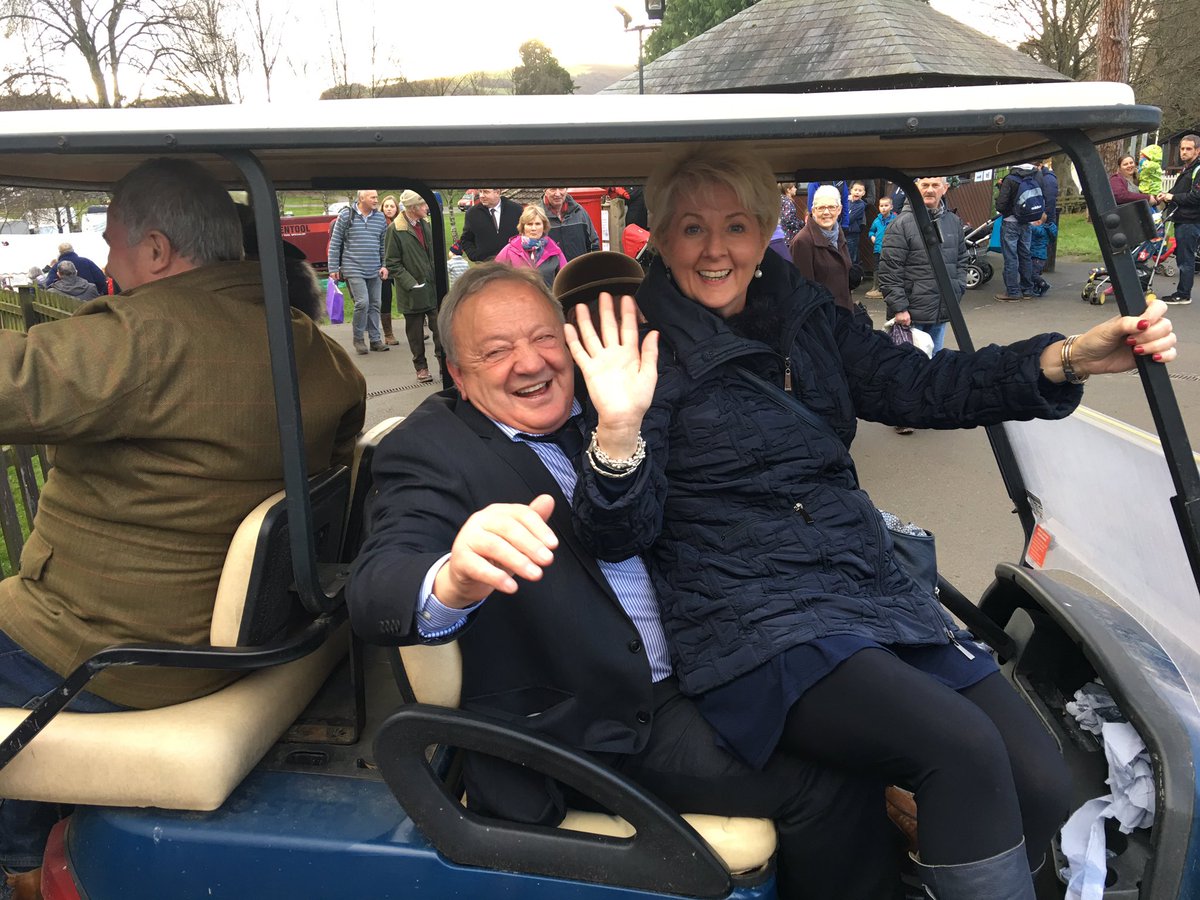 Bryan yn mwynhau gyda Kim! <a href="/royalwelshshow/">Royal Welsh Agricultural Society</a> <a href="/Carms2017SirGar/">Carms 2017 Sir Gar</a>