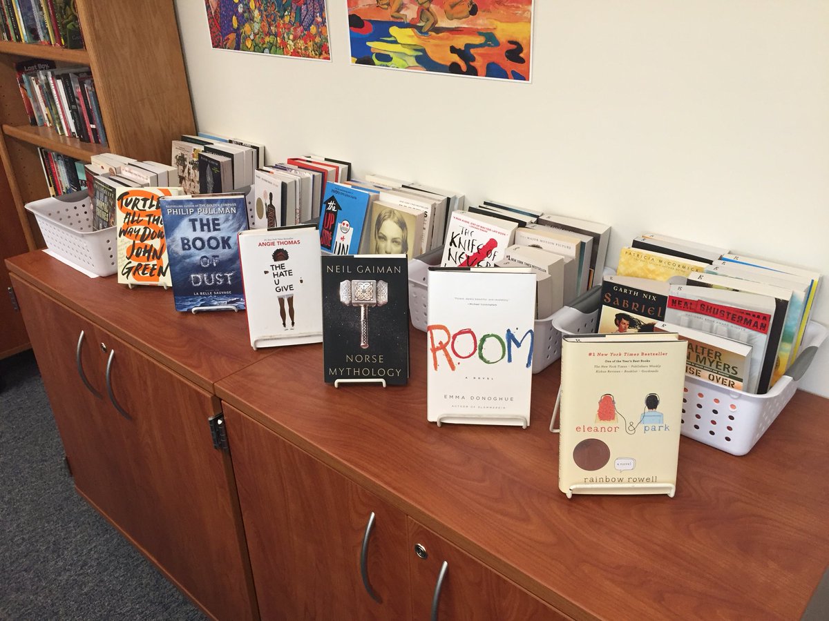 MrPardalis's tweet photo. High school classroom libraries are taking shape. Looking good. https://t.co/clV6VRE2wl