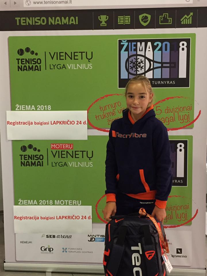 ComiteTennis78's tweet photo. Léna thomas a joué le tournoi #Tennis Europe de Vilnius en #Lituanie ce samedi 25 novembre. Malheureusement elle a perdu face à son adversaire suédoise.
Encore une belle expérience pour Léna du TC Montesson et membre du pôle #espoir de la Ligue. #réussite #jeunes https://t.co/vb2DtUaWi1