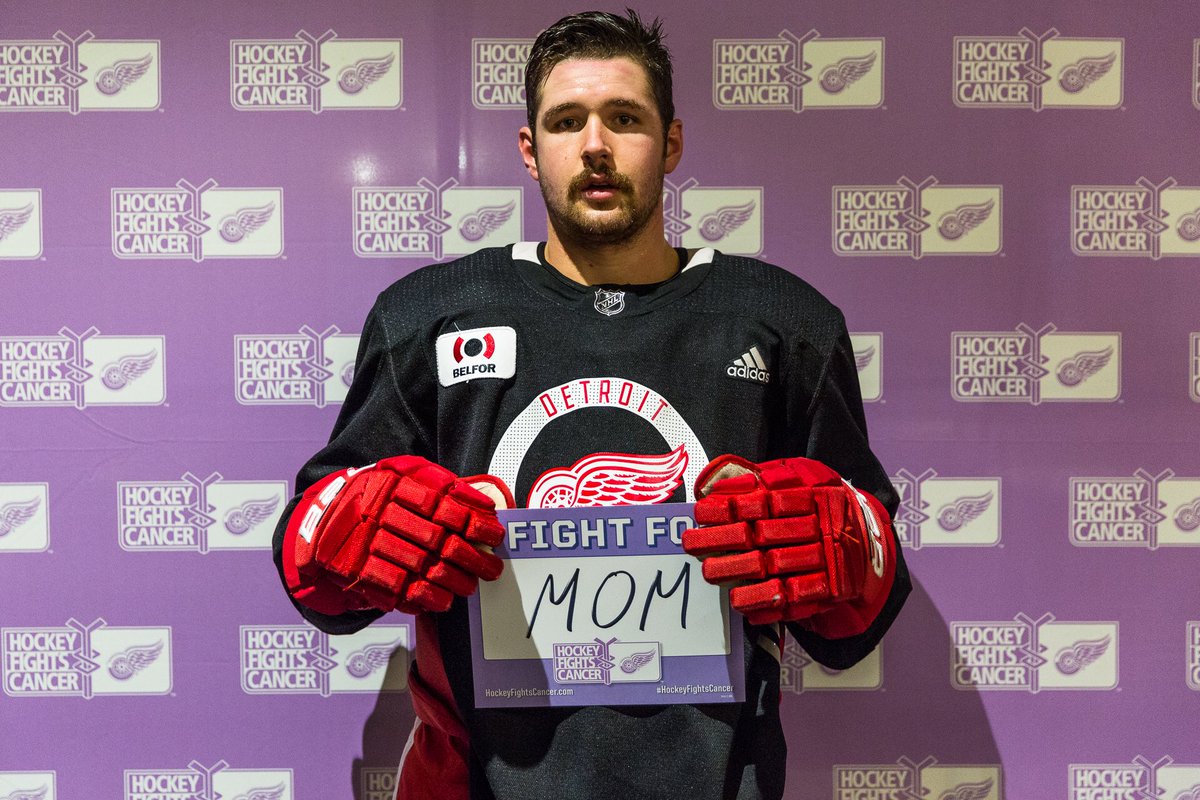 DetroitRedWings's tweet photo. Who do you fight for? #WingsFightCancer https://t.co/PB8FUwJbQb
