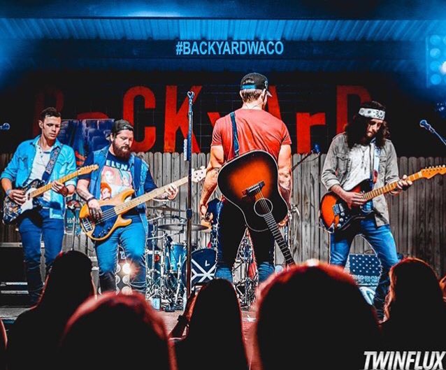 LukePellBandFan's tweet photo. This past year there have been so many memories for #lukepellband here is one of our favorites when they played at Backyard Bar Stage and Grill #TourLifeTuesday (📷: @twinflux) https://t.co/ZJQ6pNAjrk