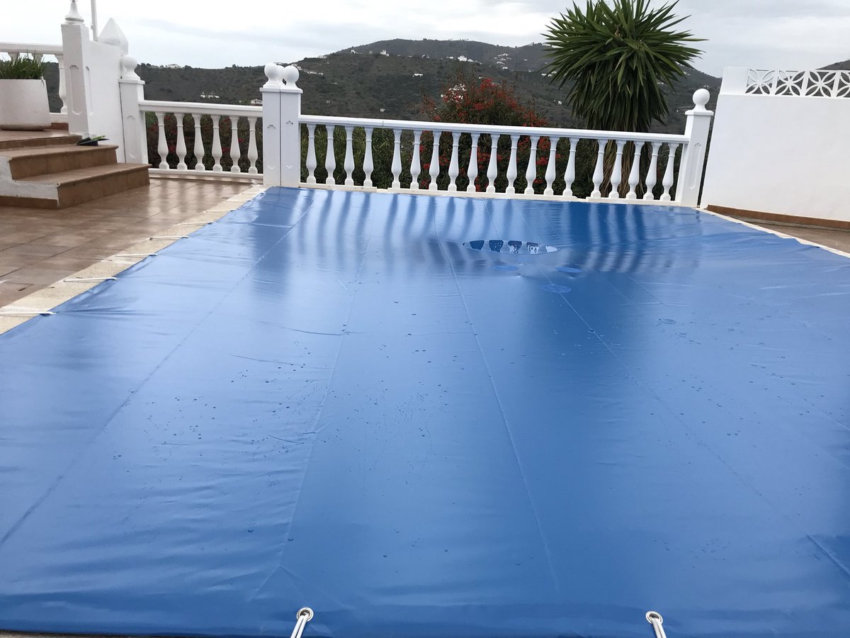 PoolGardenConst's tweet photo. #swimmingpool #poolcover #wintercover #summercover #solarcover #Nerja #Torrox #Malaga #Benalmadena #calahonda #mijas https://t.co/JKuSSQeS4b