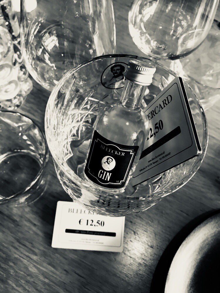 Gin-terklaas kadootje, mini flesje bleeckerstreetgin, origineel bleeckerstreet glas, 2 ginproeverijbonnen twv €12.50 pst en een flesje tonic voor€25.-
#gintonic #gin #Nijmegen