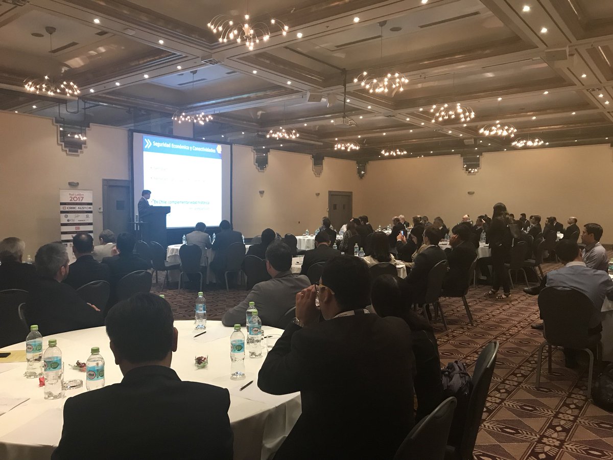 MetroAmericas's tweet photo. German Correa Diaz, Presidente de EFE, hablando sobre nuevos proyectos ferroviarias en Chile en el primer sesión de #Rail2017 en Santiago.

@iconferencenet https://t.co/cqimVKKZIU