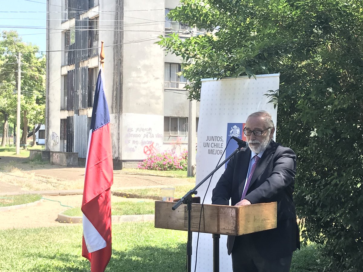 DPRMaule's tweet photo. Ahora: Ministra @MinisterioBBNN e intendente Pablo Meza entregan departamentos para que alumnos con gratuidad estudien en Talca en alianza con municipios de Pelluhue,Empedrado, Villa Alegre y Sagrada Familia https://t.co/VrpiFyOzG5