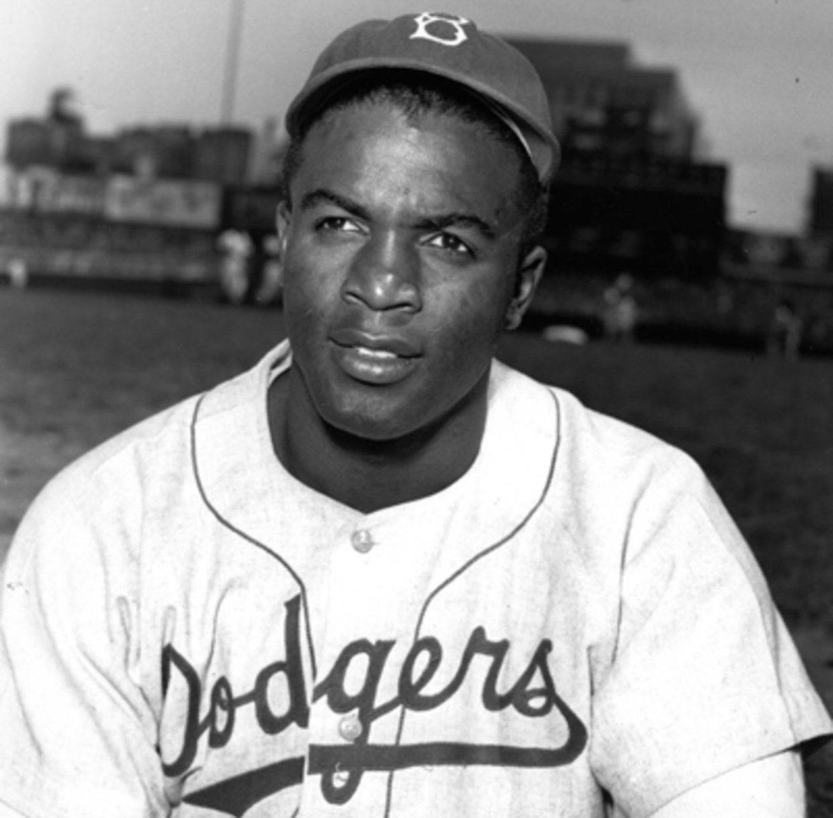 Truss789's tweet photo. In 1947 Jackie Robinson entered the MLB ⚾️ The sport brought people of dif Races together and was a step stone to equality...In 2017... Athletes and Sports tear people apart and create racism 🤔 @NFL @NBA @MLB @espn @FoxNews @Kaepernick7 @KingJames
#SAD #falsenarrative 🤥 #STOP https://t.co/4nCOUFpACF