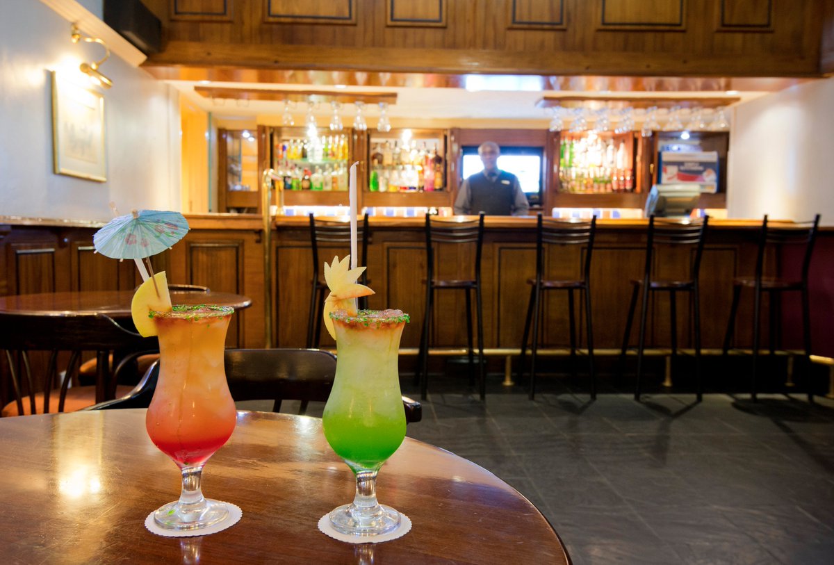 Holiday Inn Zimbabwe tweet media