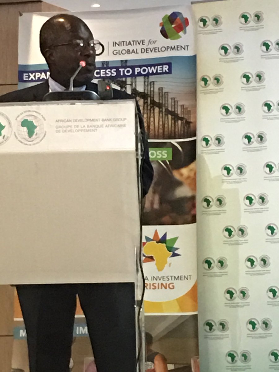 dede_amanowilks's tweet photo. ACET’s Chief Economist Dr Yaw Ansu presents an overview of @AcetforAfrica 2017 publication, “Agriculture Powering African Economic Transformation”, as key resource for closed sessions on agribusiness and public-private sector consultations at #L4AgForum. @IGDleaders @AfDB_Group https://t.co/uoDT5rMwmt