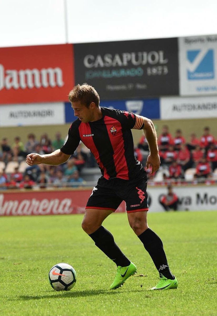 Muy contento por permanecer otro año en la familia del cfreusdeportiu🔴⚫️ a seguir haciendo historia 💪💪💪