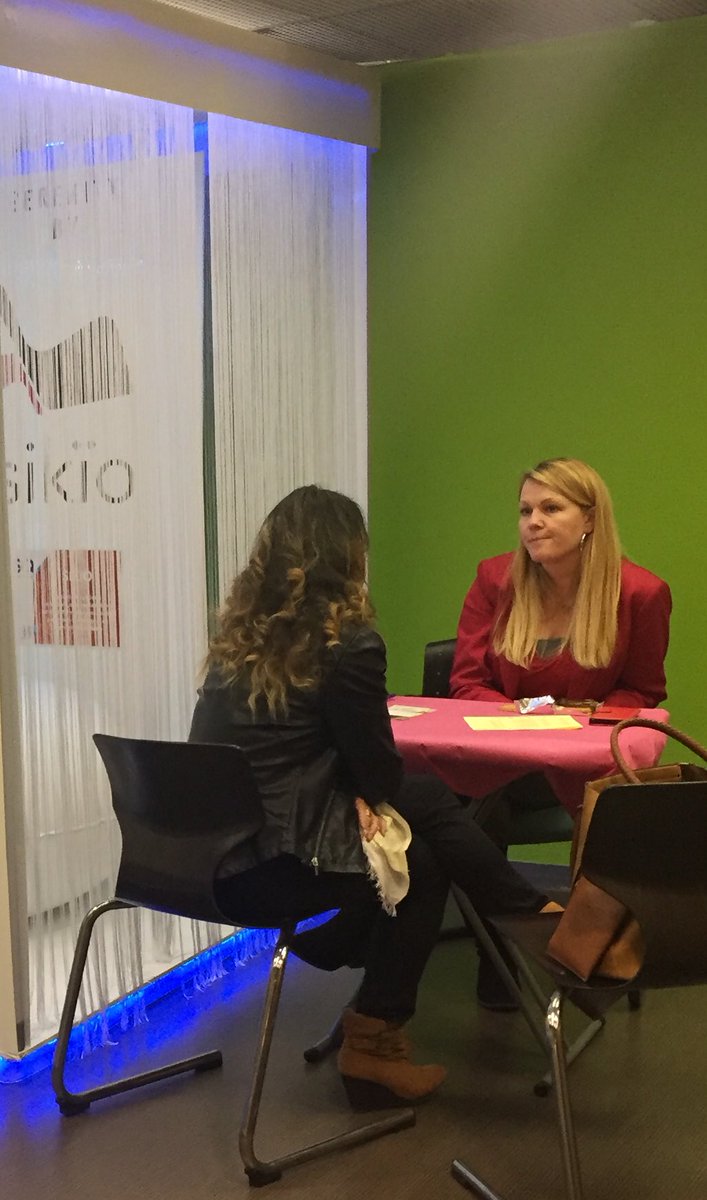 SQYcub's tweet photo. Journée #Creactives à #SQYcub, l entrepreneuriat féminin à l’honneur à @sqy. https://t.co/YCzRPUs84T