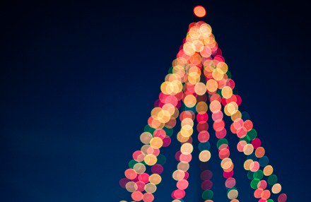 It's the season to sparkle and tonight the #Christmas lights will be switched on at 6pm in #boa. Why not head into town to support your local independent shops &amp; businesses #supportlocal 🎄