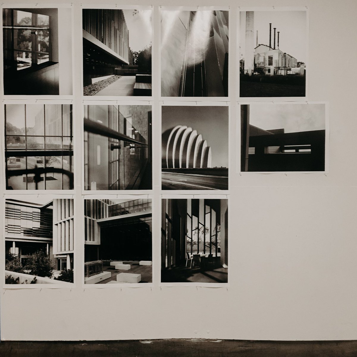KStateArtDept's tweet photo. Come walk the halls of Willard. We are constantly showcasing our talented students' work. #KState #Willardhall #artdept #Chapmangallery #art #photography #ART395 https://t.co/HqBOesf60a