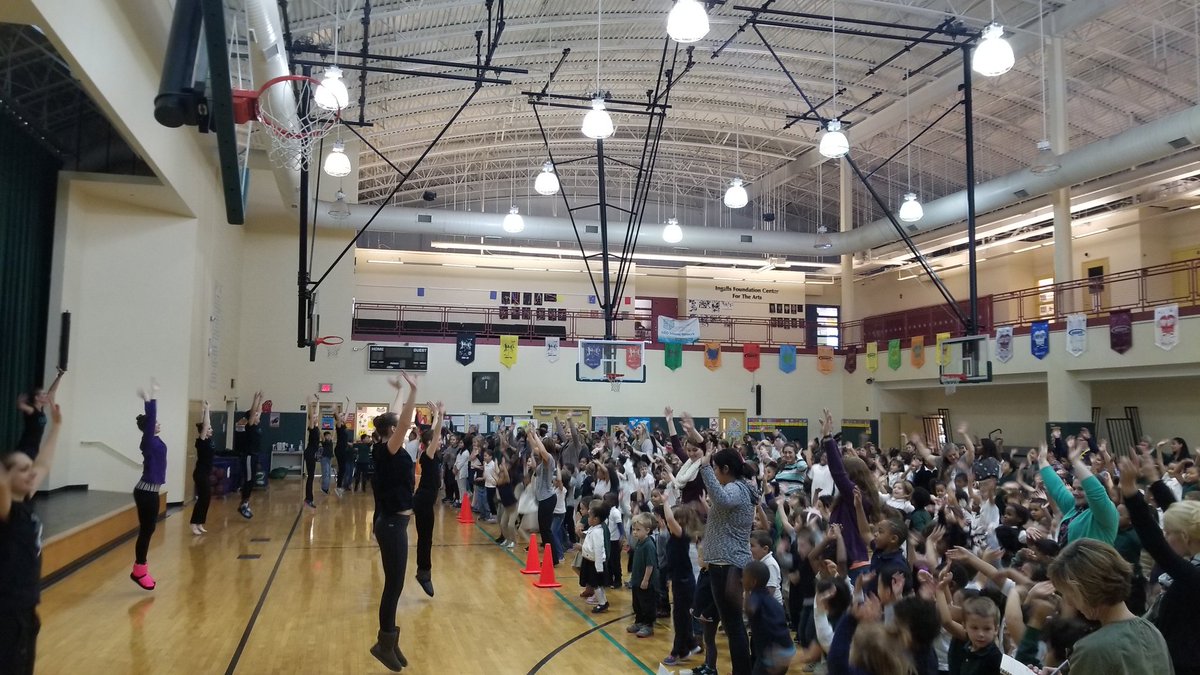 NPBalletCLE's tweet photo. #npb company members dancing with students at @ucscleveland for #Npbnutcracker2017 outreach tour. Get your tickets at https://t.co/r0koUwjQV8 https://t.co/ilrpZGz9U6