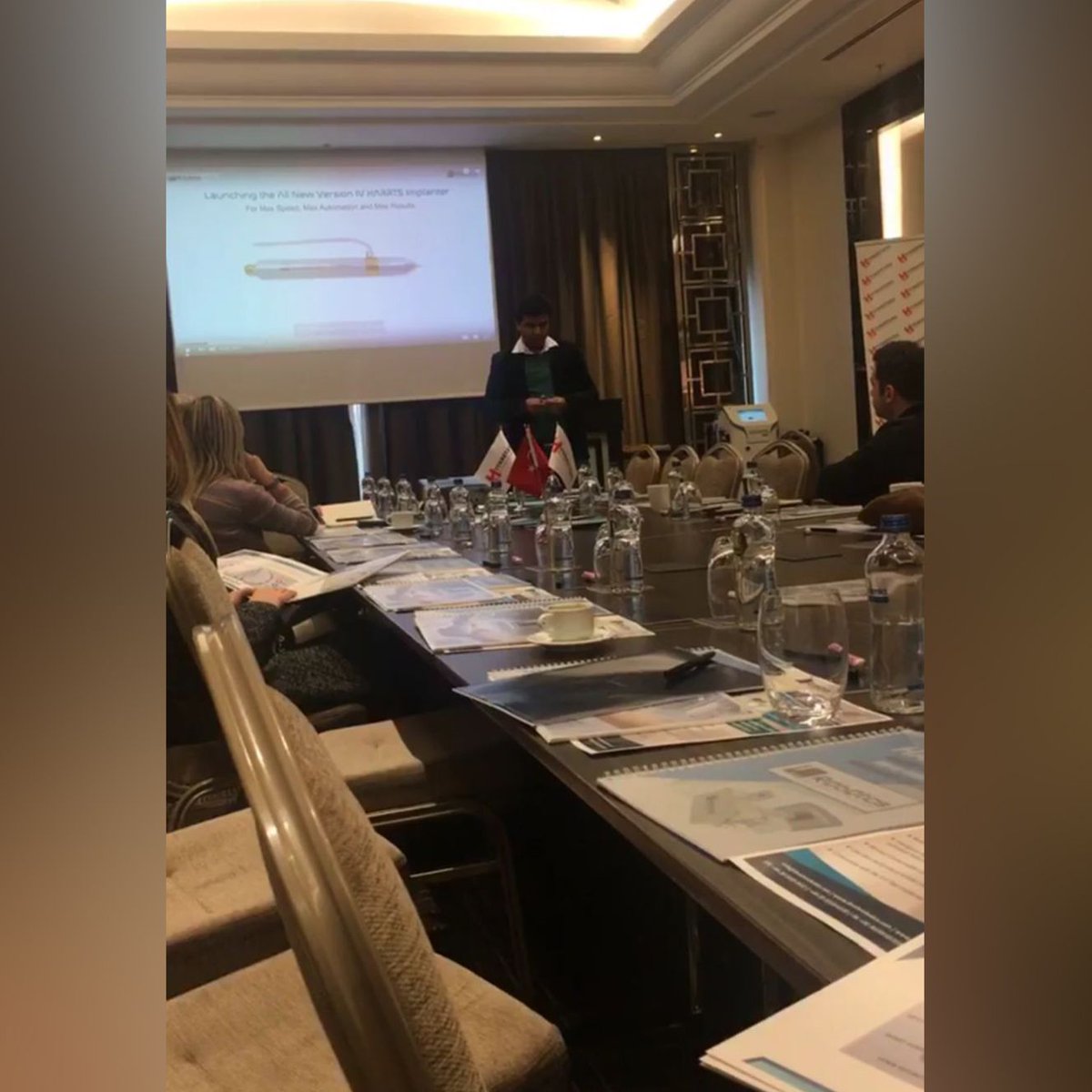 turkeyanaclinic's tweet photo. مقتطفات من مؤتمر تكنولوجيا الروبوت في زراعة الشعر في اسطنبول...
Hair Transplantation Robotic Technology Conference in Istanbul...
#تركيانا #تركيا #اسطنبول #زراعة_الشعر #زراعة_الشعر_في_تركيا #زراعة_الشعر_بالروبوت #روبوت #turkeyana #hair_transplant #harrts #hair_transplant_robot https://t.co/8L2F0hCzlP